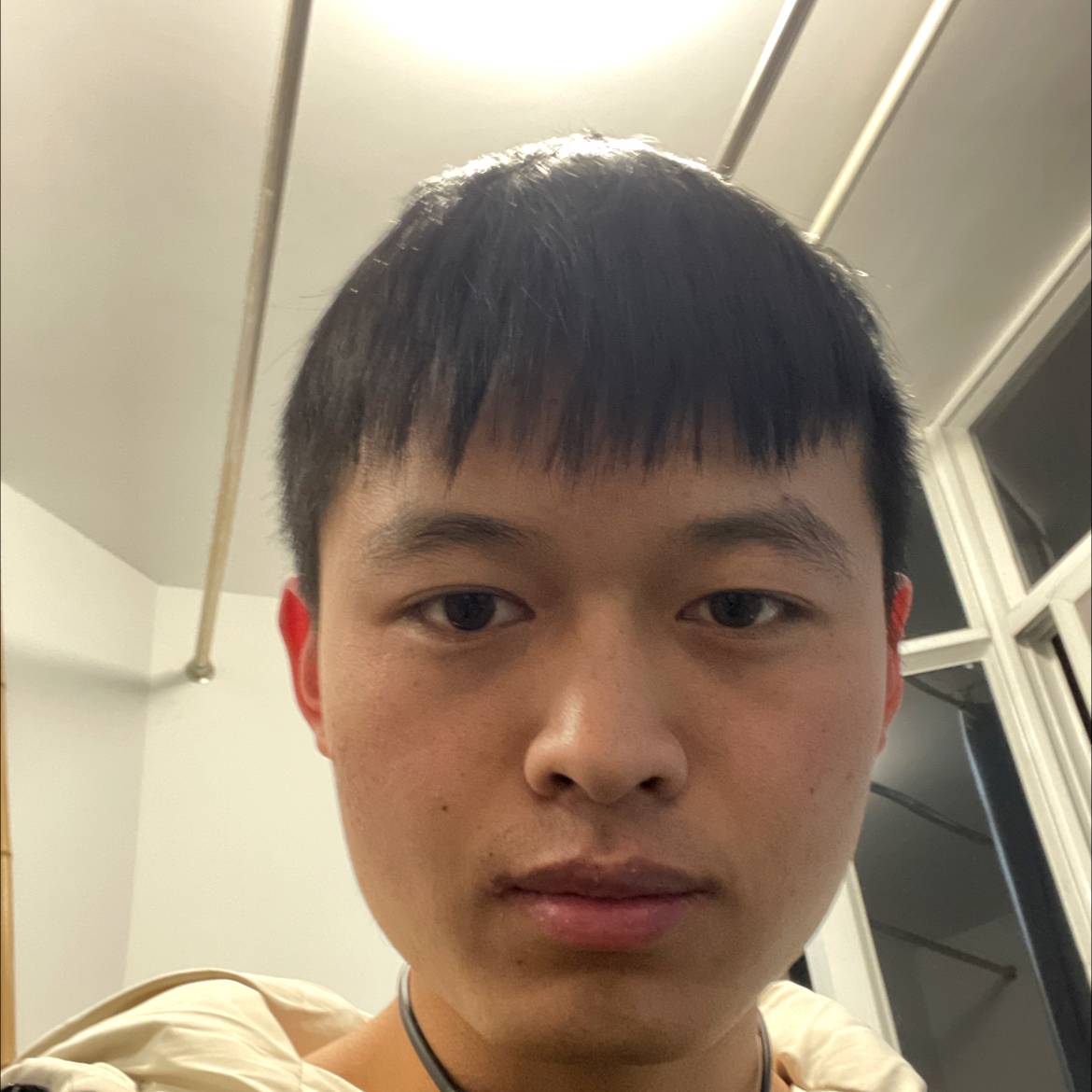 镜子浅吻甜蜜的照片