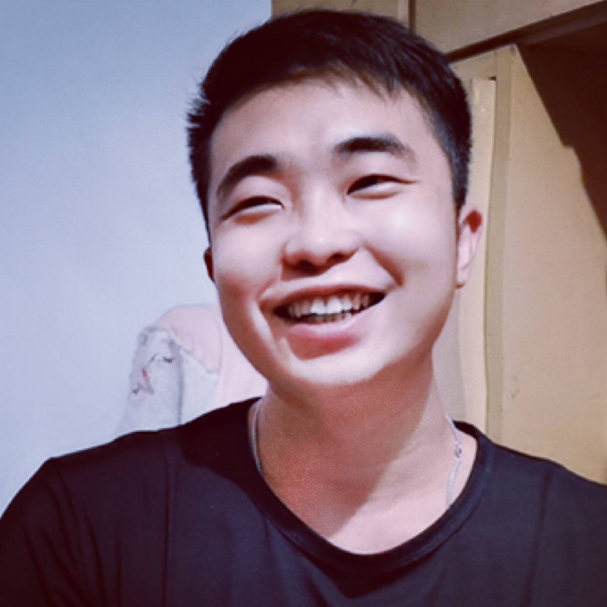 夕阳下的阳光的照片