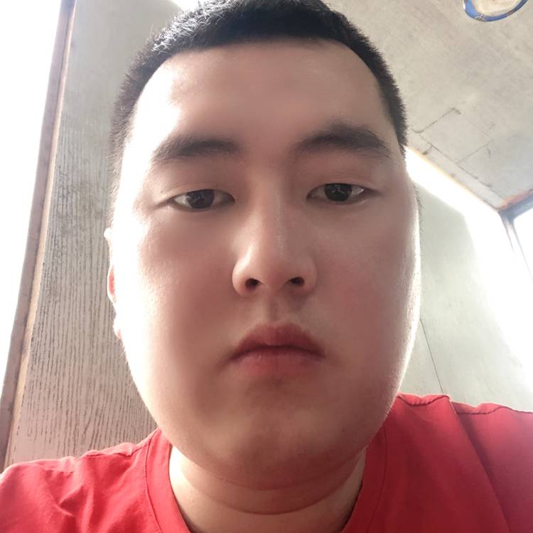 魁梧踢音响的照片