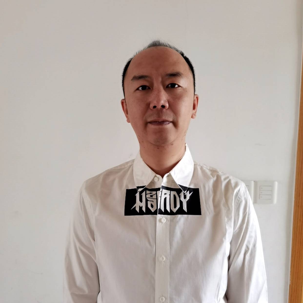 野狼愿欢呼的照片