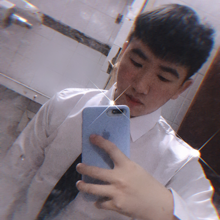 魔幻拿奇异果的照片