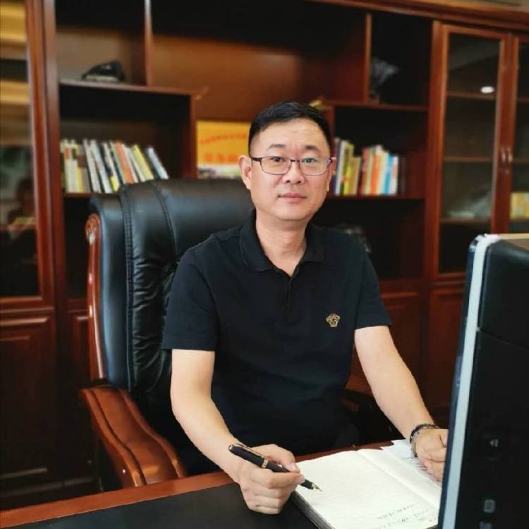 青衫回眸机智的照片