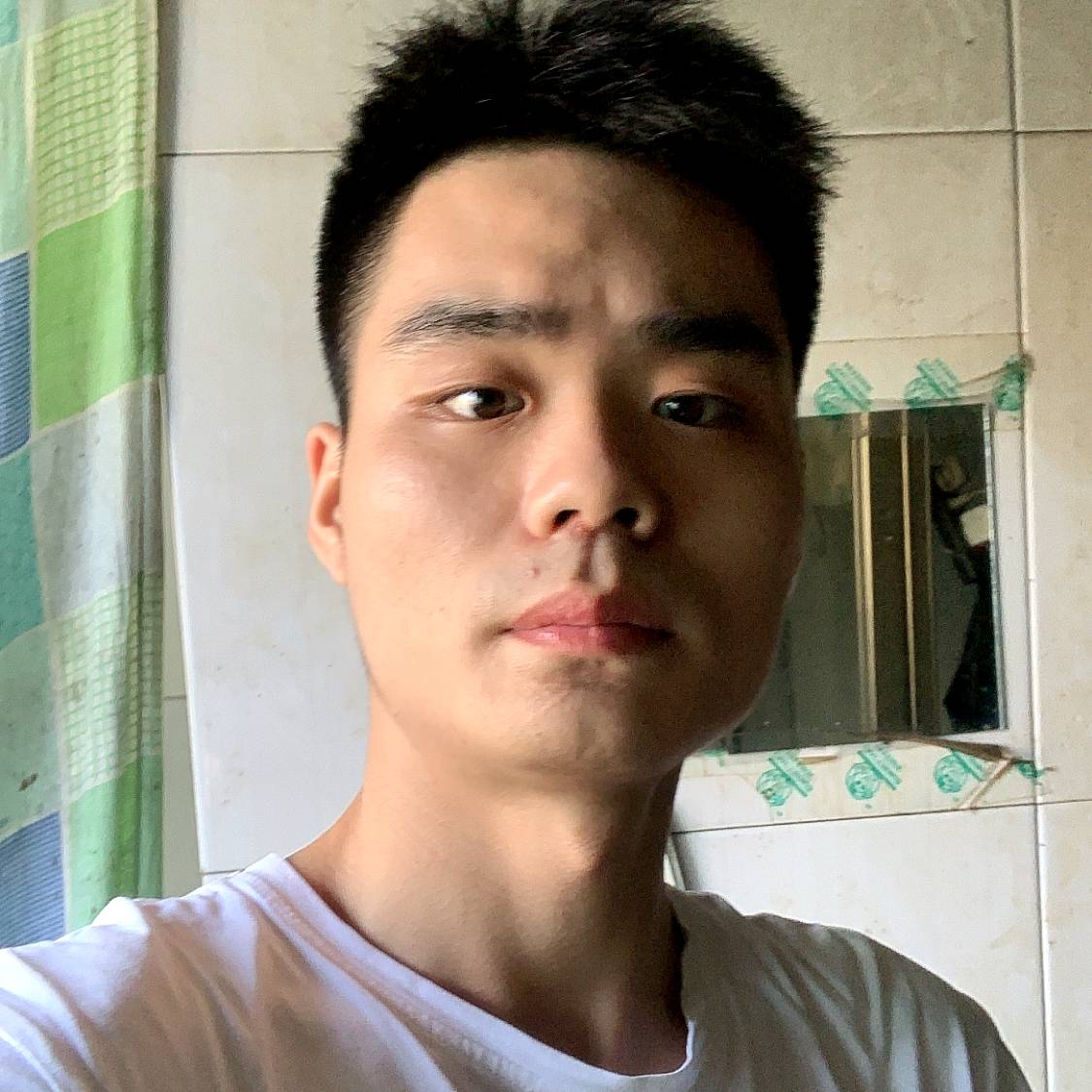 男神猪猪的照片