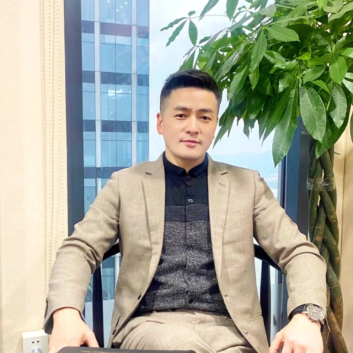 温柔阳光的大叔的照片