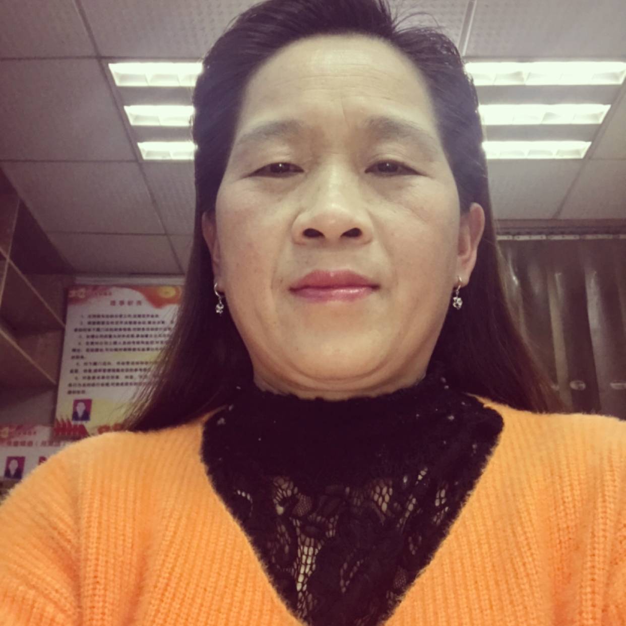 哑铃羞涩的照片