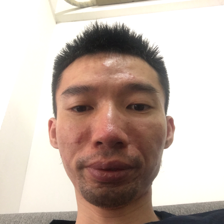 李安达的照片