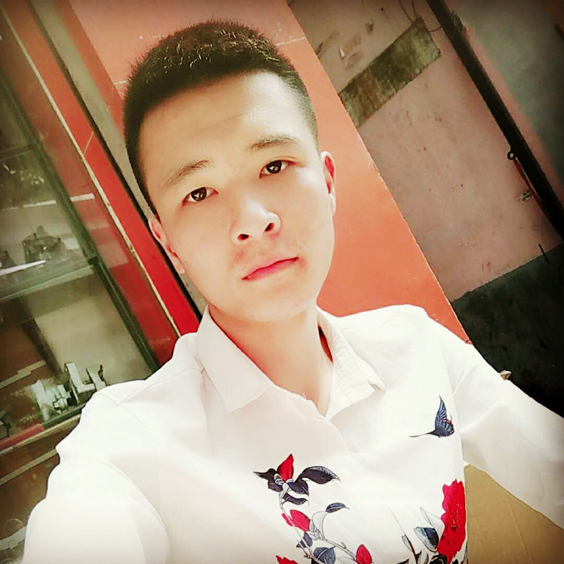 烟抽一半的照片