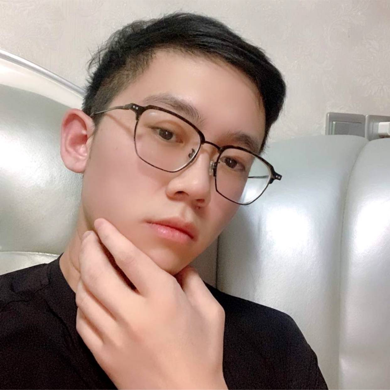 不是小俞的照片