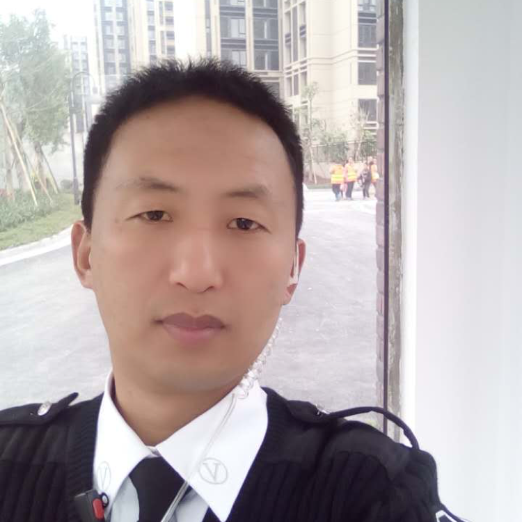 曾经穿军装的男人的照片