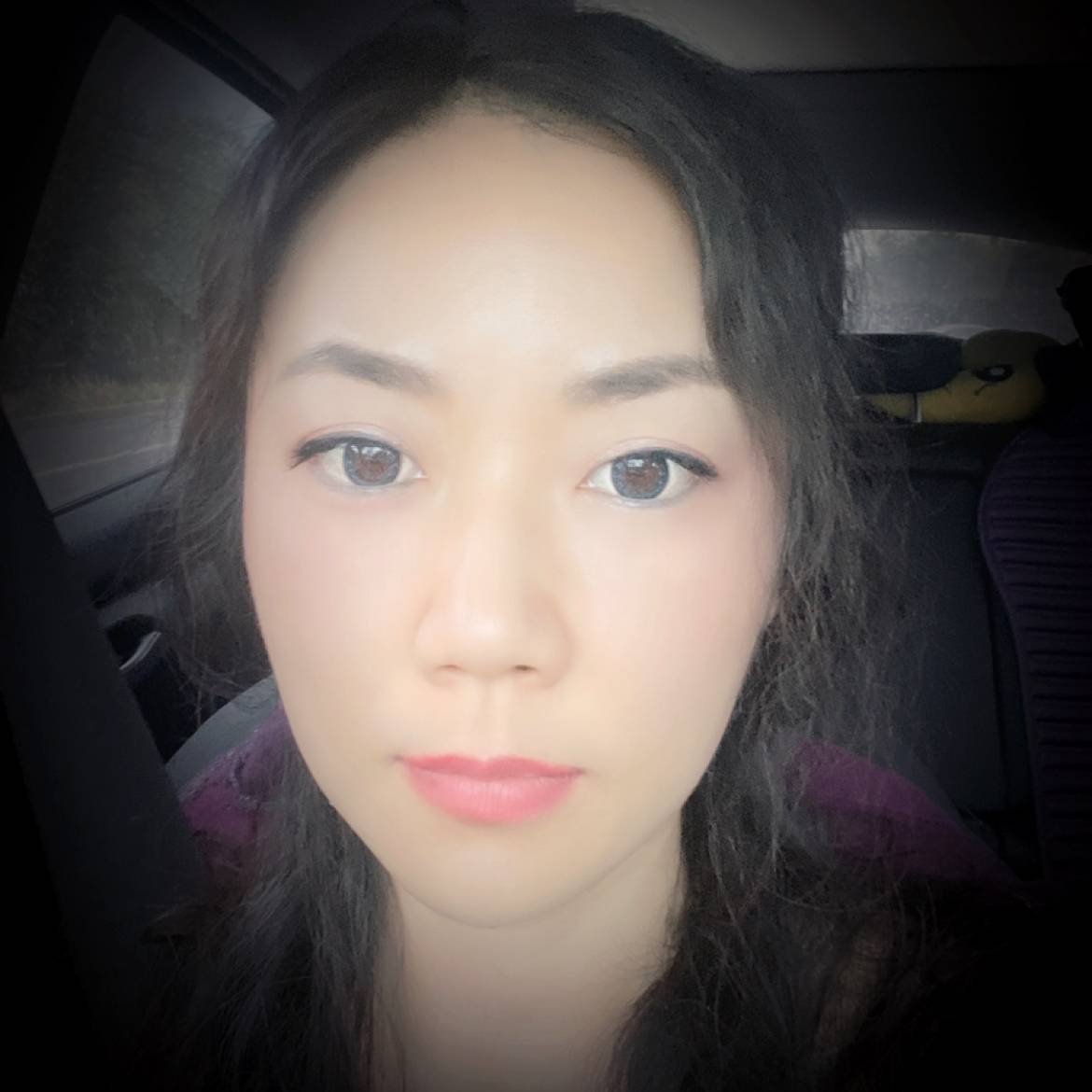 百褶裙打爱听歌的照片
