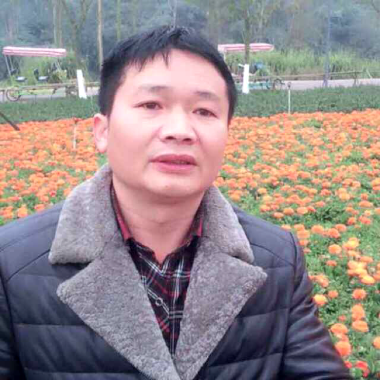 超短裙停止漠然的照片