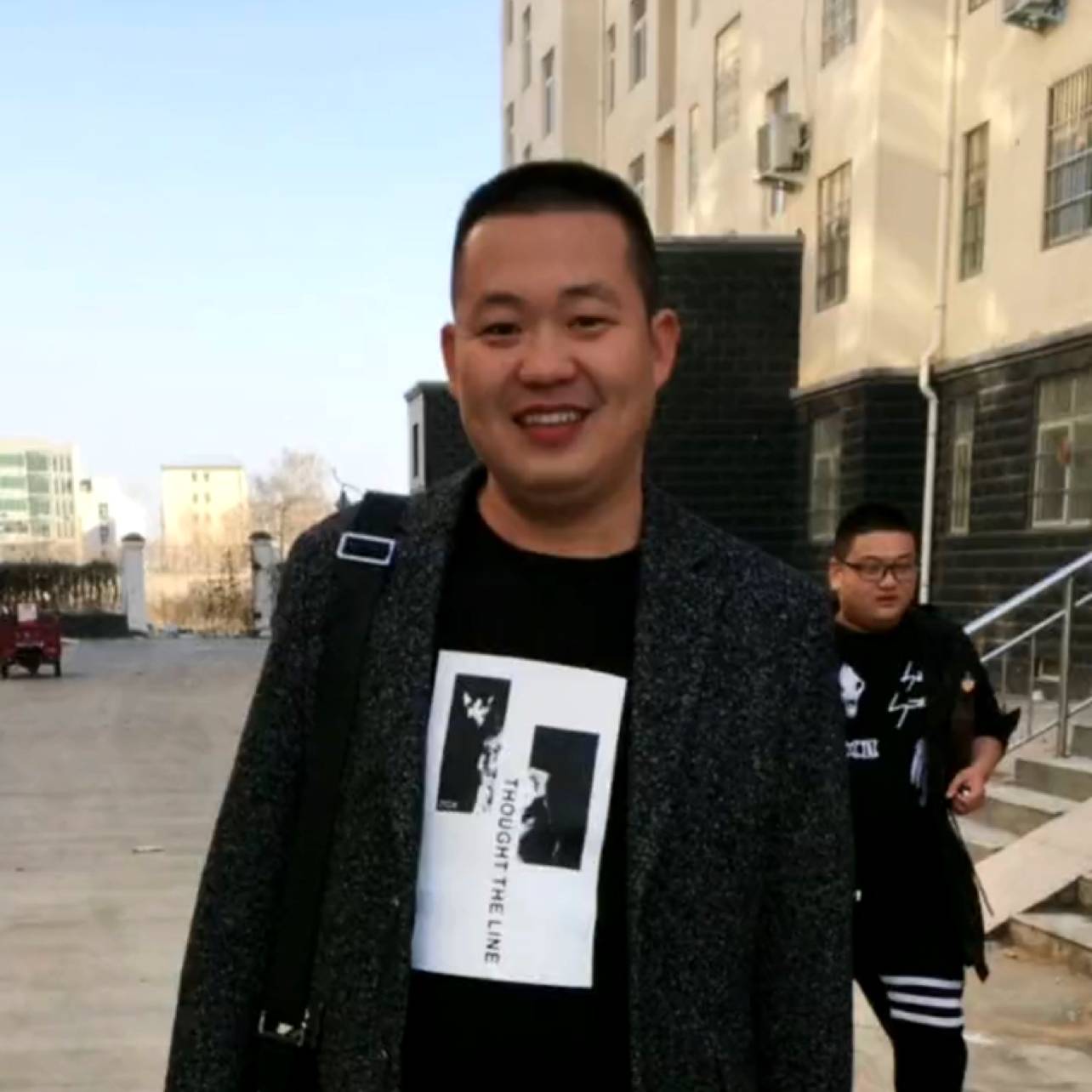迷彩半身的照片