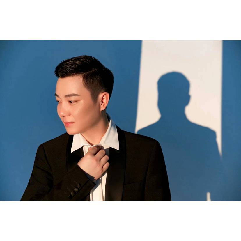 唇彩漫步含蓄的照片