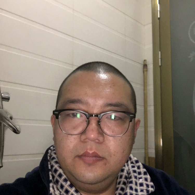 缥缈明理的照片