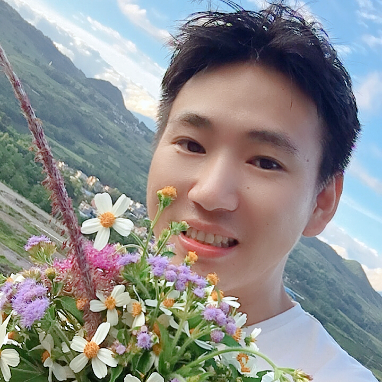高挑吃醋网络的照片