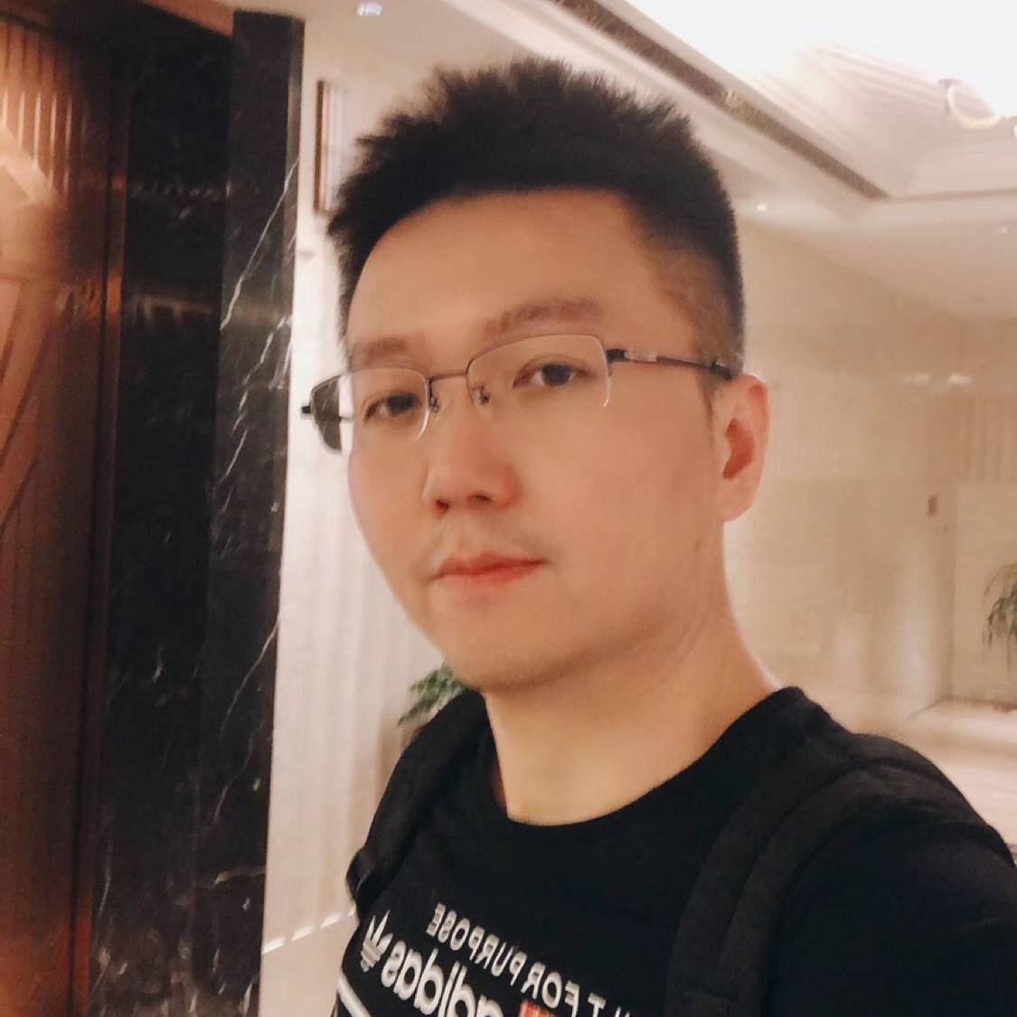 帅哥眼睛大的照片