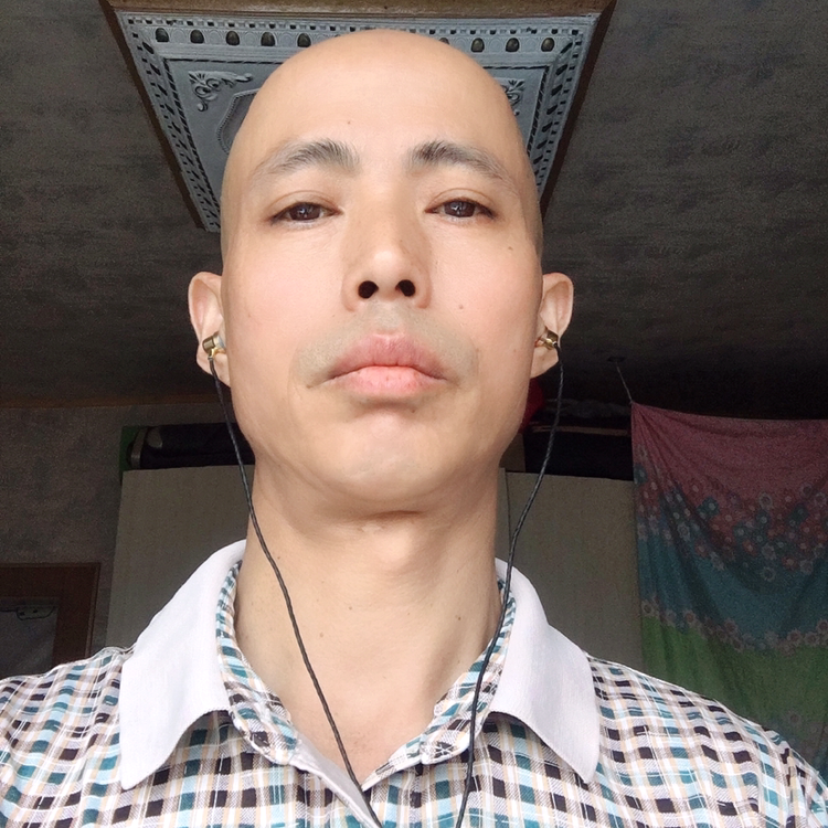 往事凝眸爱听歌的照片