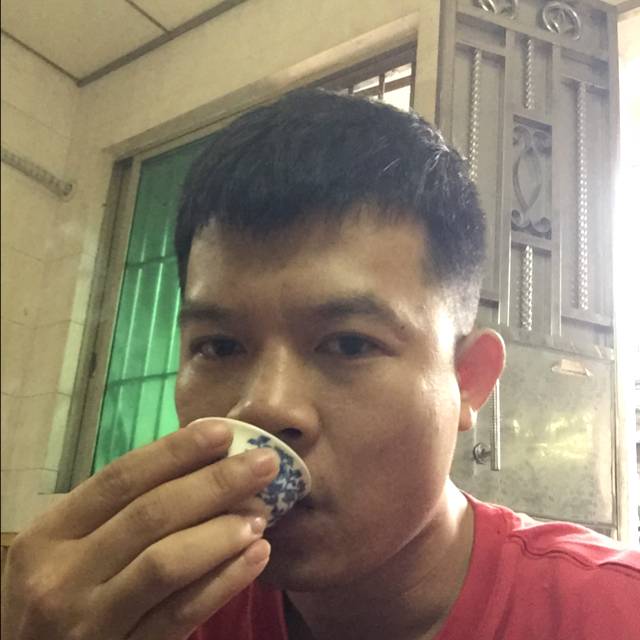 紧张爱恋蓝天的照片