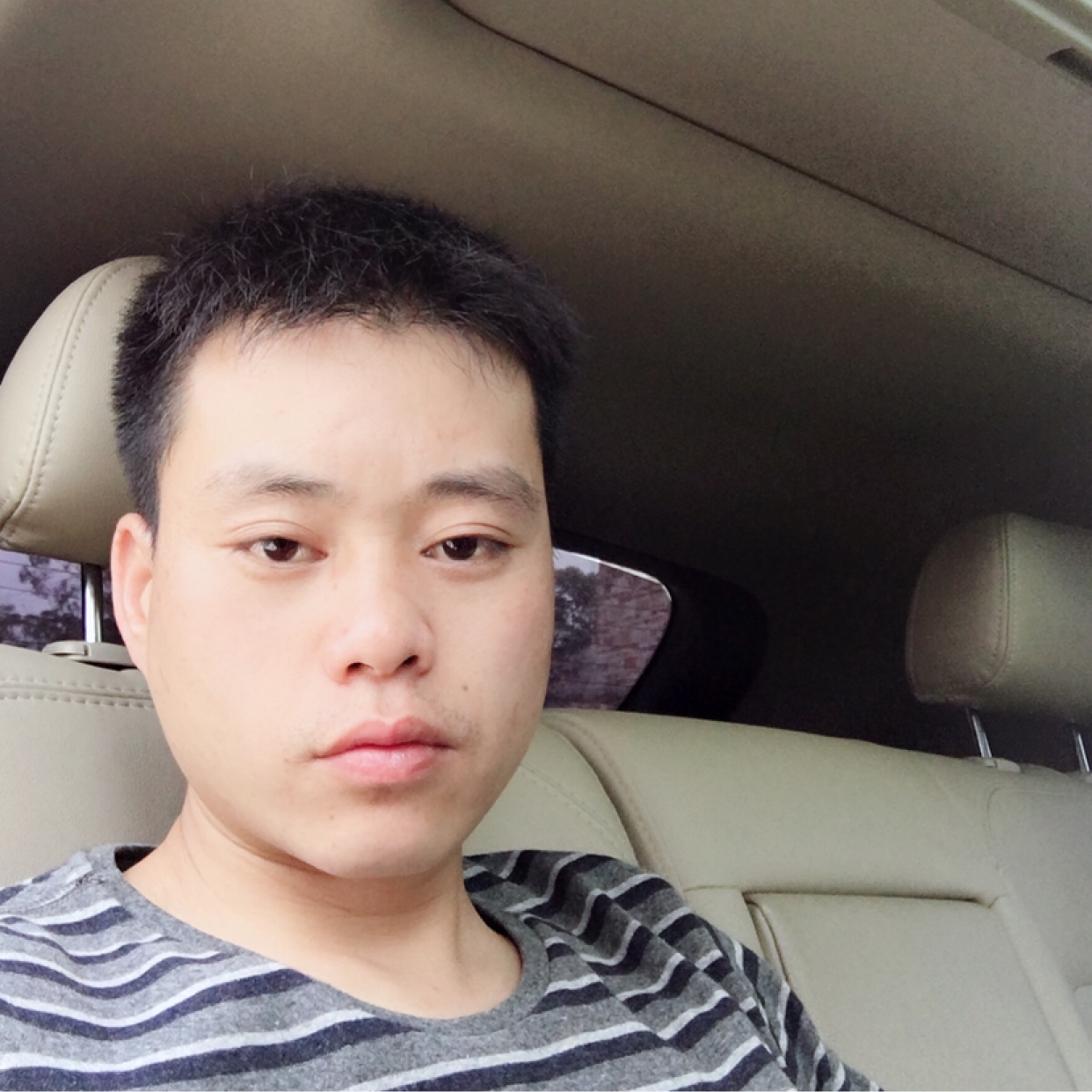 不论结局,很高兴的照片