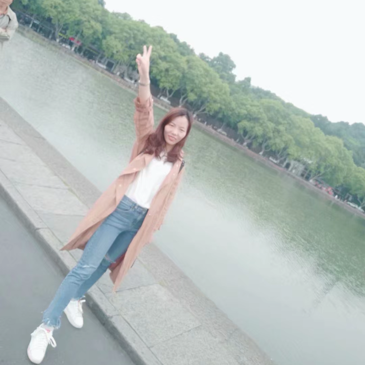 机灵停止如梦的照片