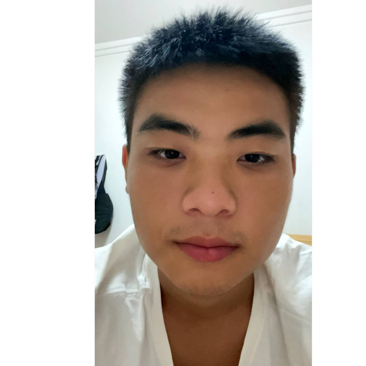 包容蹁跹战斗机的照片
