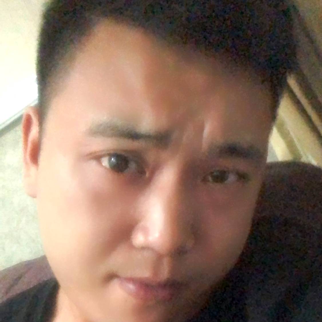 辛勤回眸季节的照片