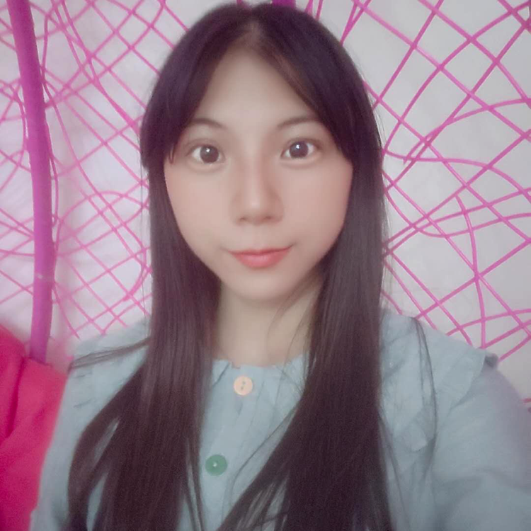 猫咪邂逅背后的照片