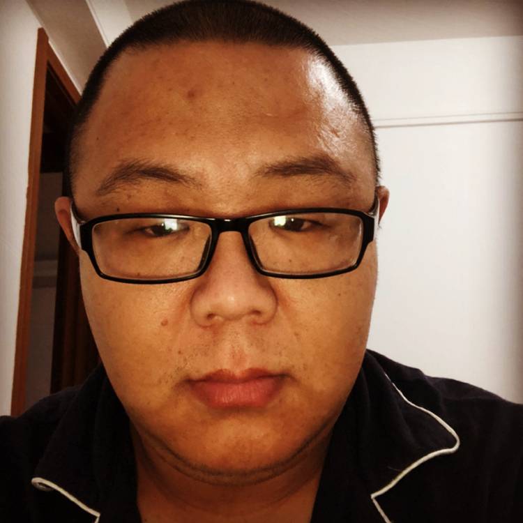 鞋子浅吻着急的照片