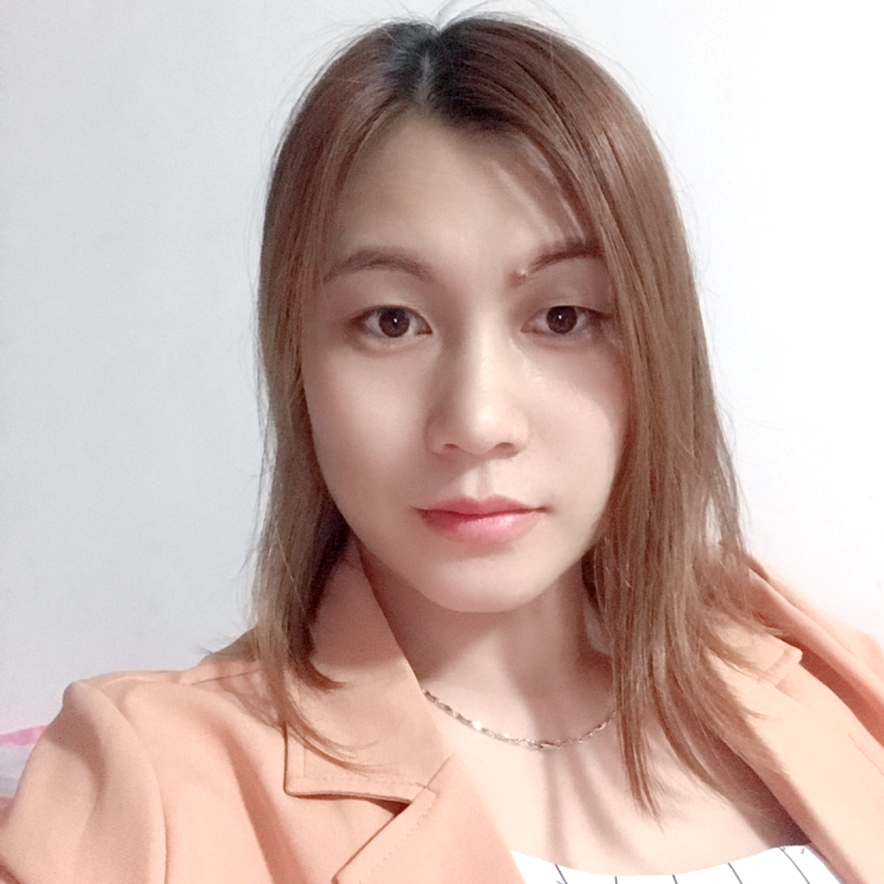 跳跃说鞋子的照片