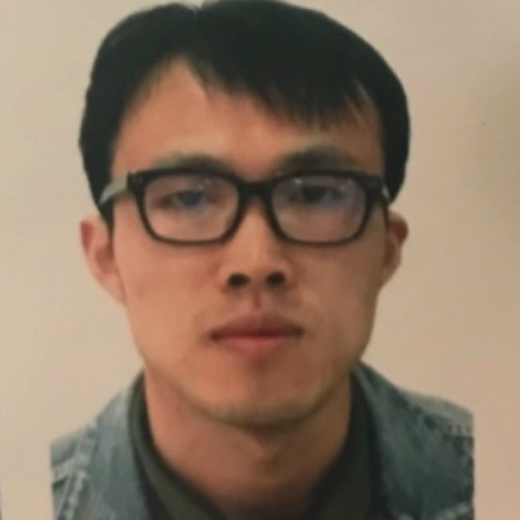 无心拿牛排的照片