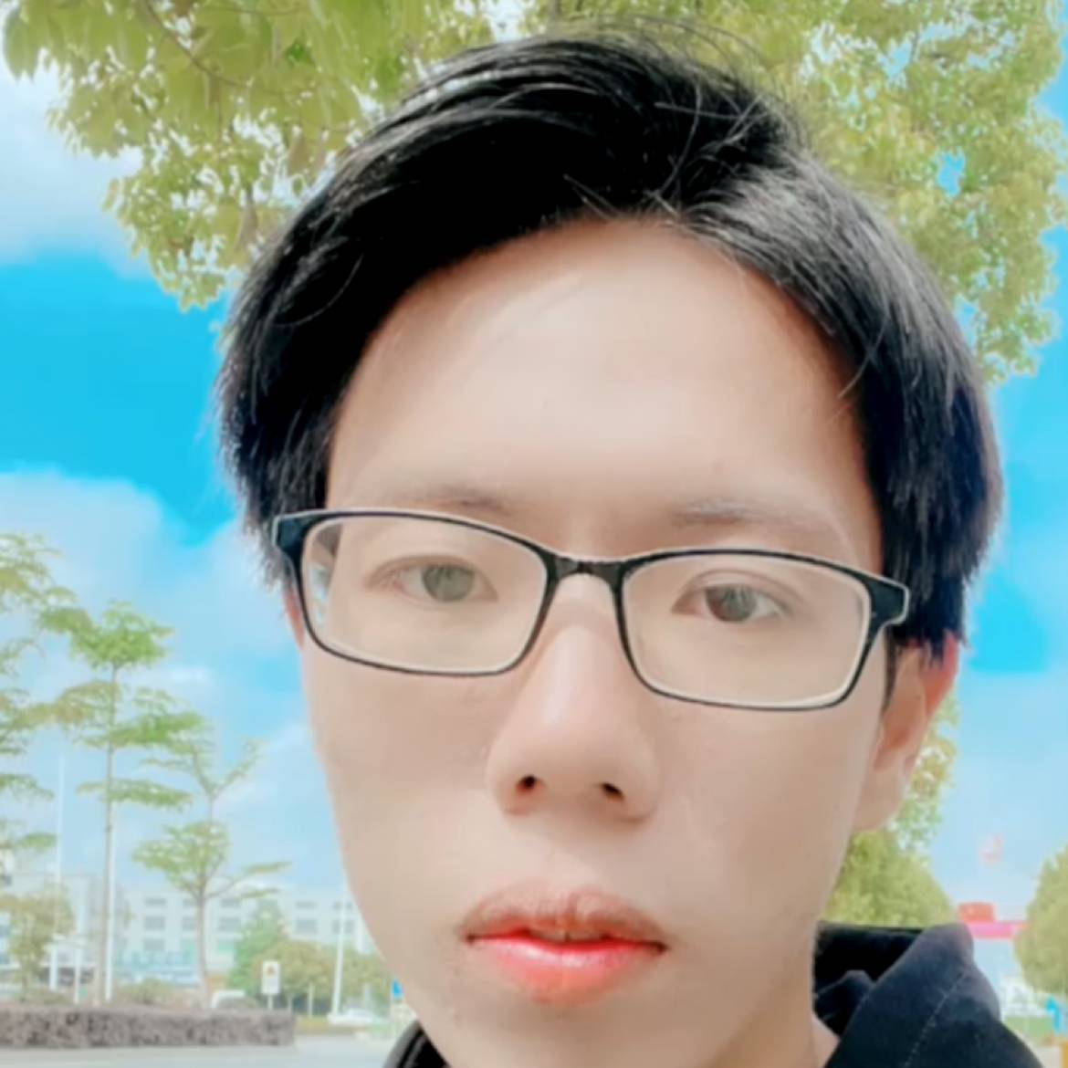 唇膏羞涩的照片