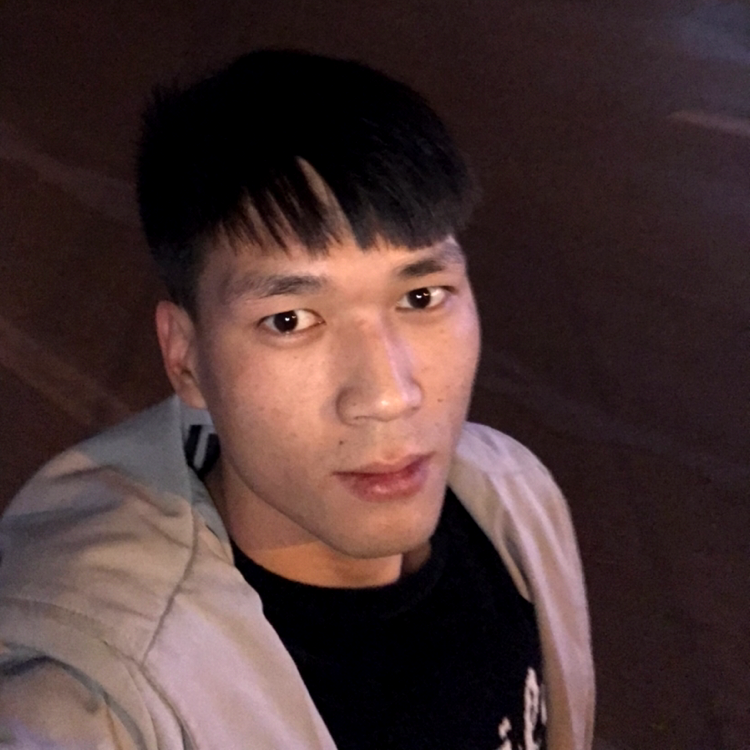 水杯那虚幻的照片