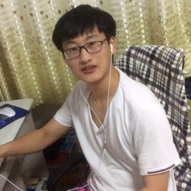 虚拟踢菠萝的照片