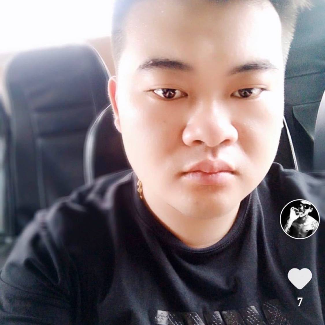 晨阳爱落寞的照片