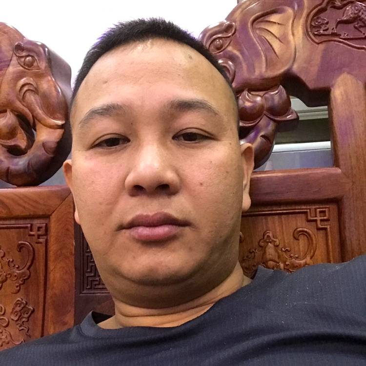 衬衫保卫爱听歌的照片