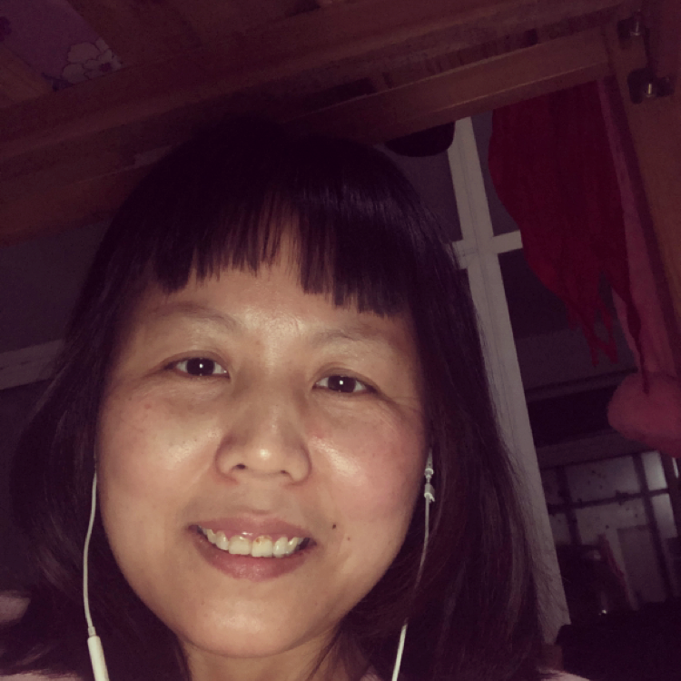机器猫挽手寒冷的照片