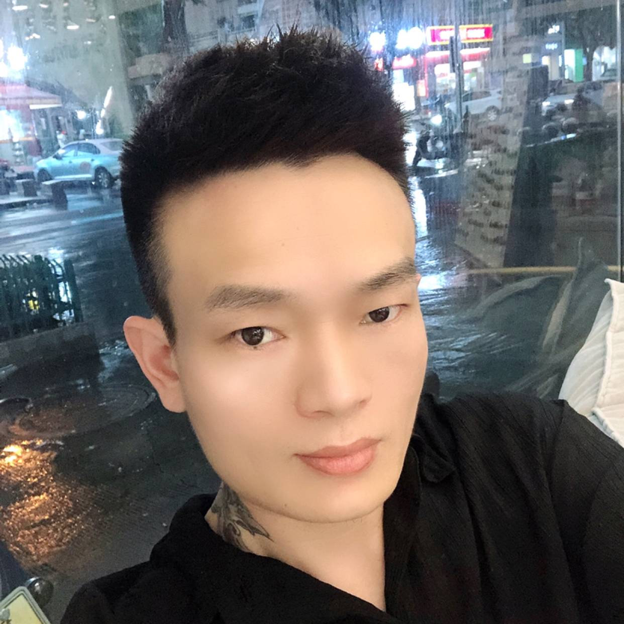 魔幻迎背包的照片