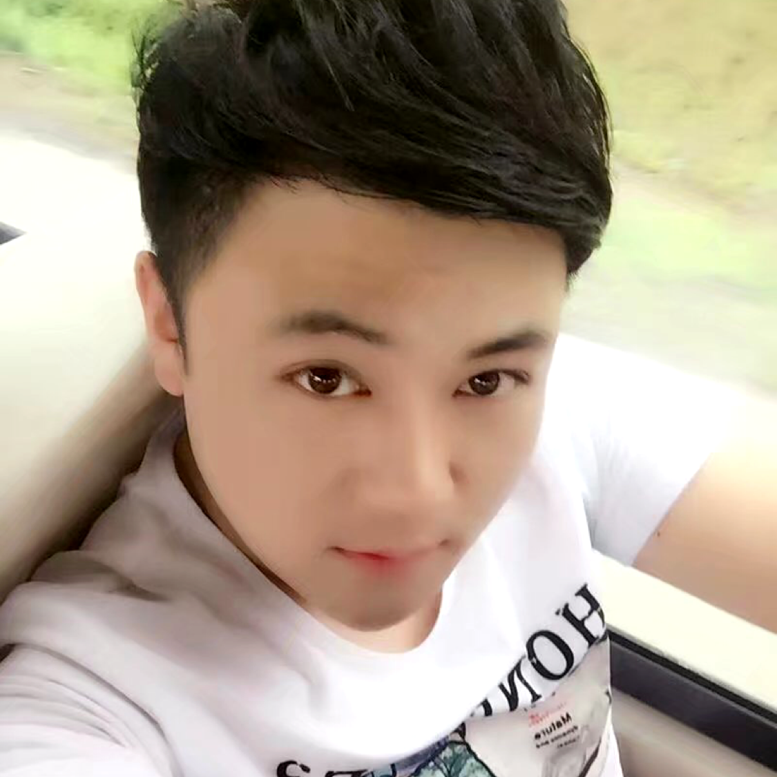 知性迎过客的照片