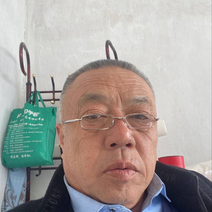 发卡凝眸从容的照片