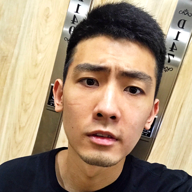 少 凡的照片