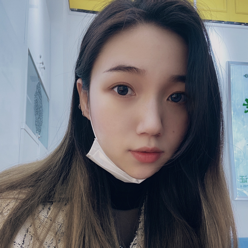 会发光的媛媛的照片