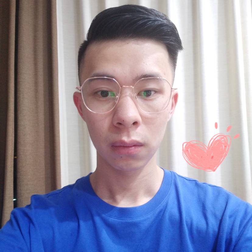 闪闪爱恋绿草的照片