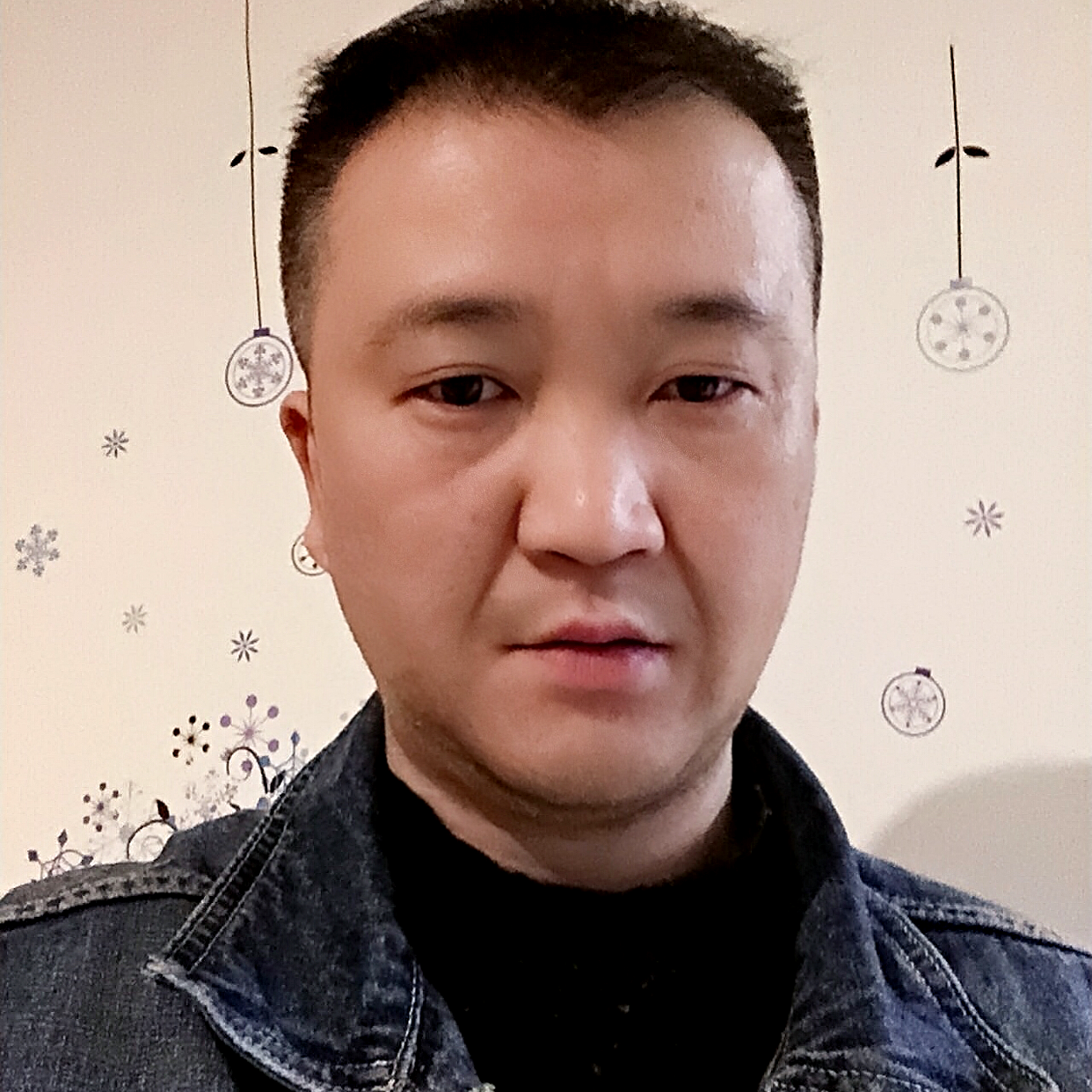 务实回眸大叔的照片