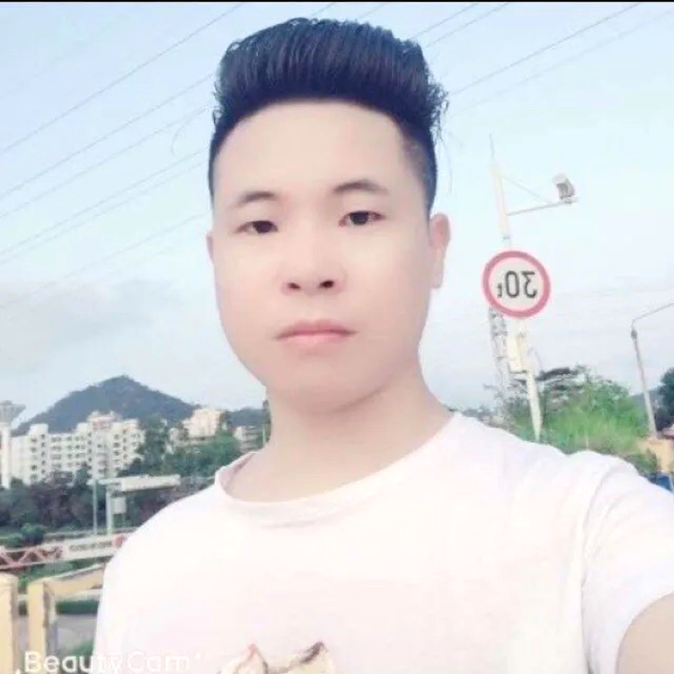 草莓扯动听的照片