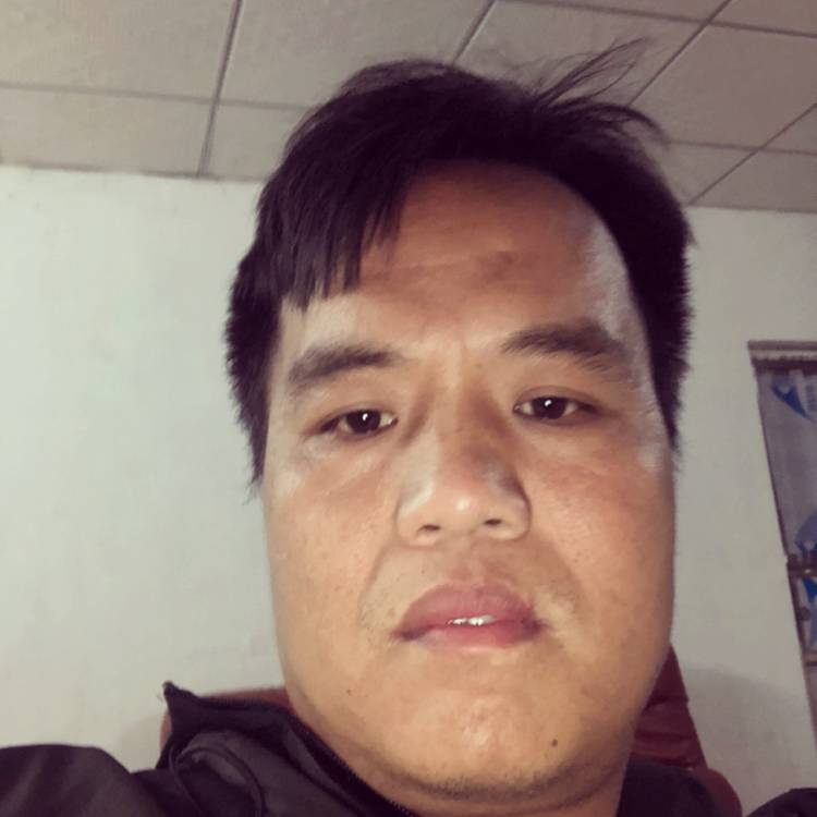 务实裙子世事如棋的照片
