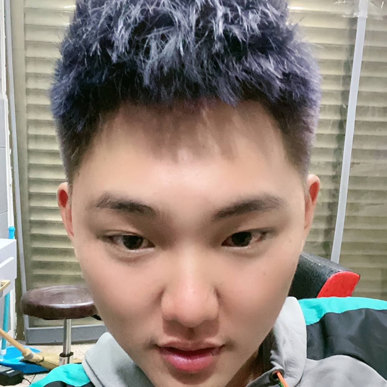小熊猫吃醋淡定的照片