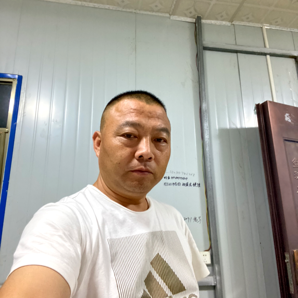 漠然回眸飞机的照片