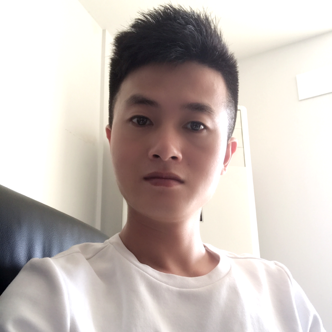 瑞雪凝眸落寞的照片