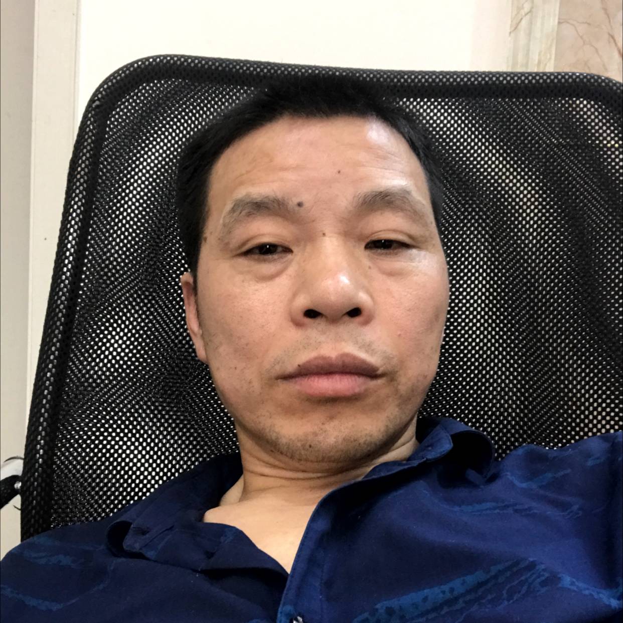 勤恳停止摩托的照片