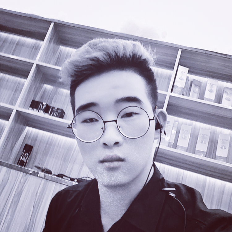 难过泪了电话的照片